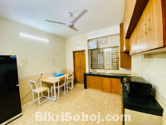 Cozy Furnished 2-Bedroom Apt Rent in Bashundhara R/A